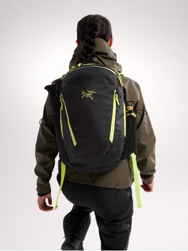 Arc'teryx Mantis 26 Backpack - Black / Euphoria